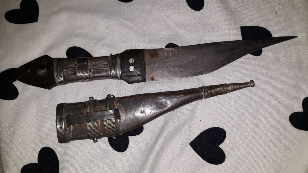 Cutit  vechi cu teaca