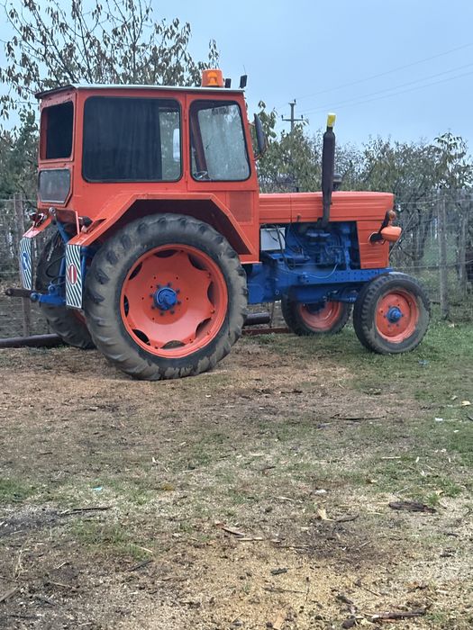 Tractor u 650 cu disc si plug