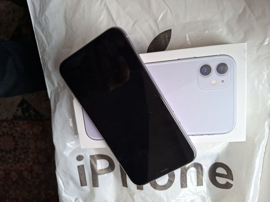 iPhone 11 128 продам