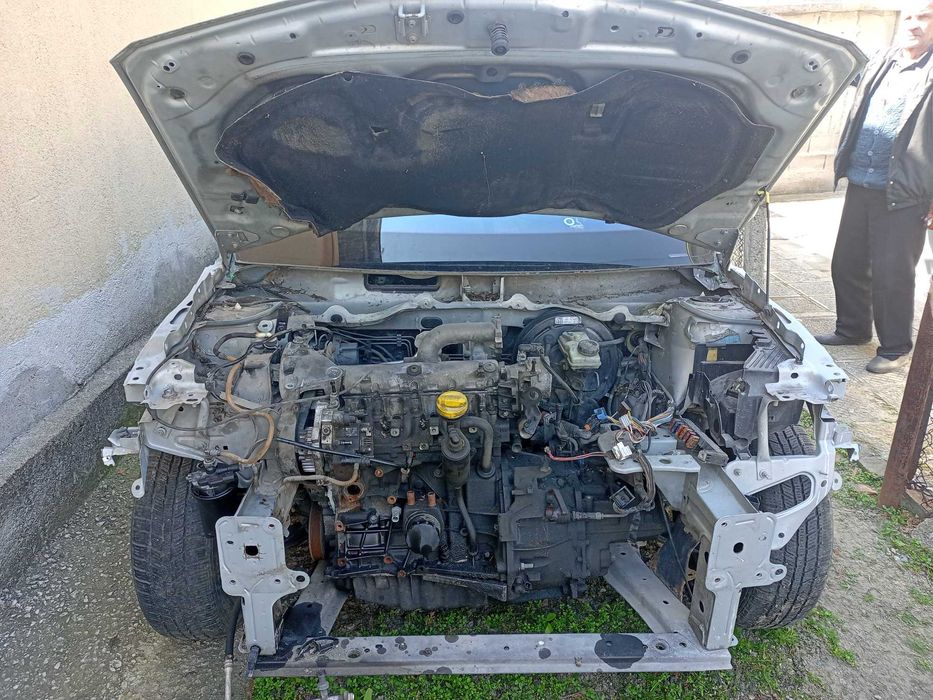 Рено Меган 2 седан на части