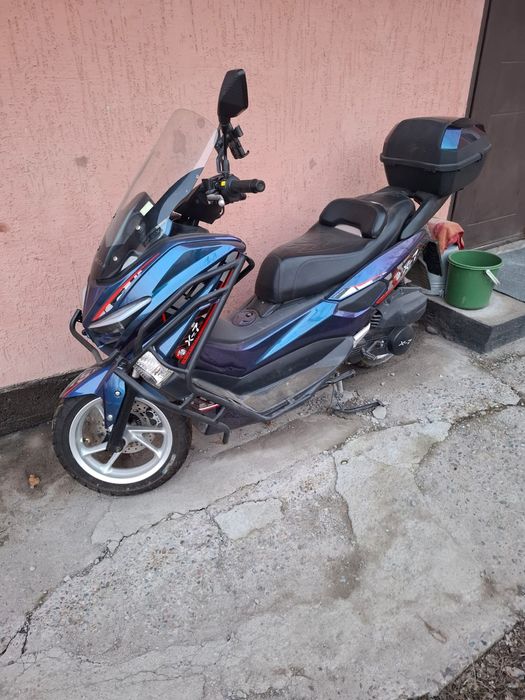 Продам  мопед  N-max