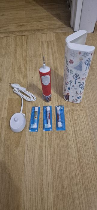 Periuta electrica Oral B copii