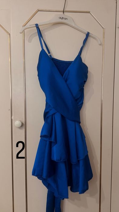 Продавам рокли и гащеризон