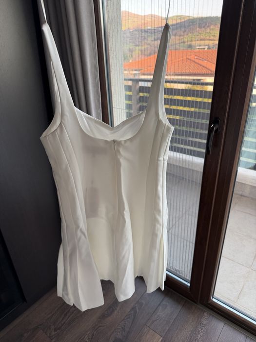 Къса бяла рокля Зара