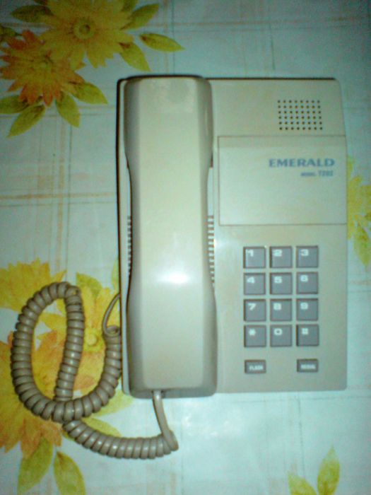 Лот стационарни телефони на достъпни цени