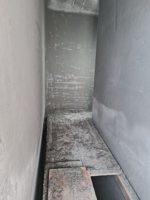 Exectuam tencuiala mecanizata pe baza de ciment-var si pe ipsos