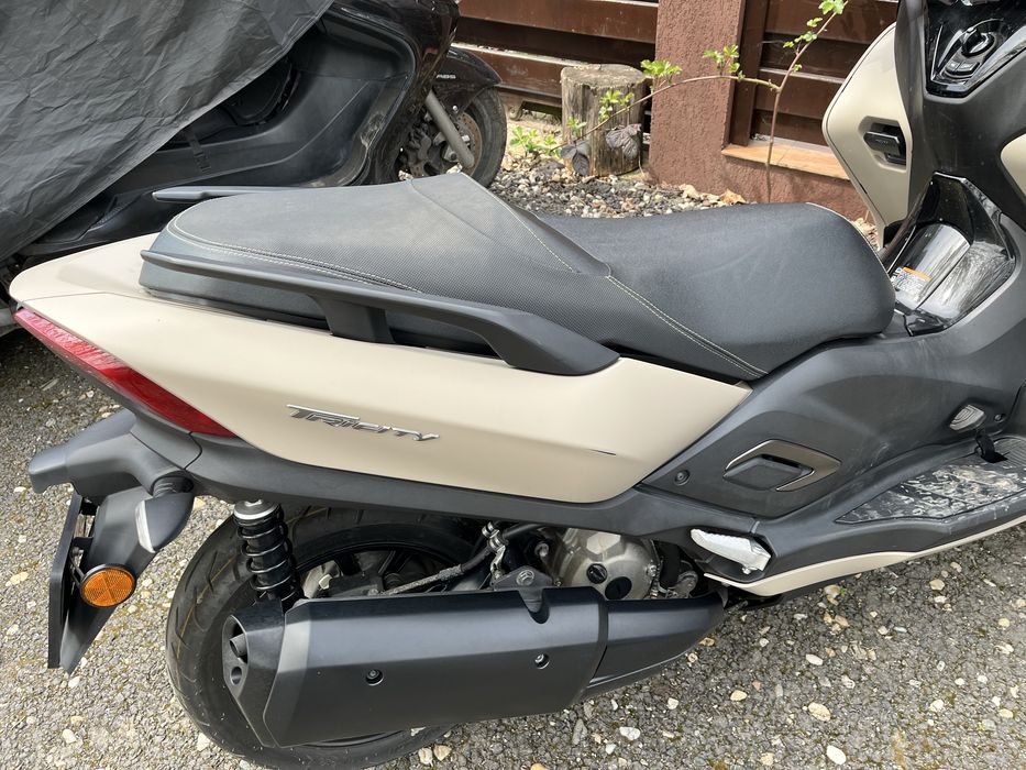 Sa joasa low yamaha tricity 300 sau xmax