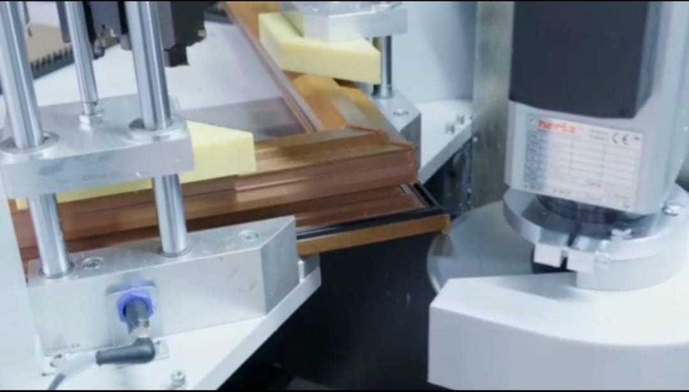 Utilaj Cnc automata de profile pvc avand comanda numerica Intelli Mach