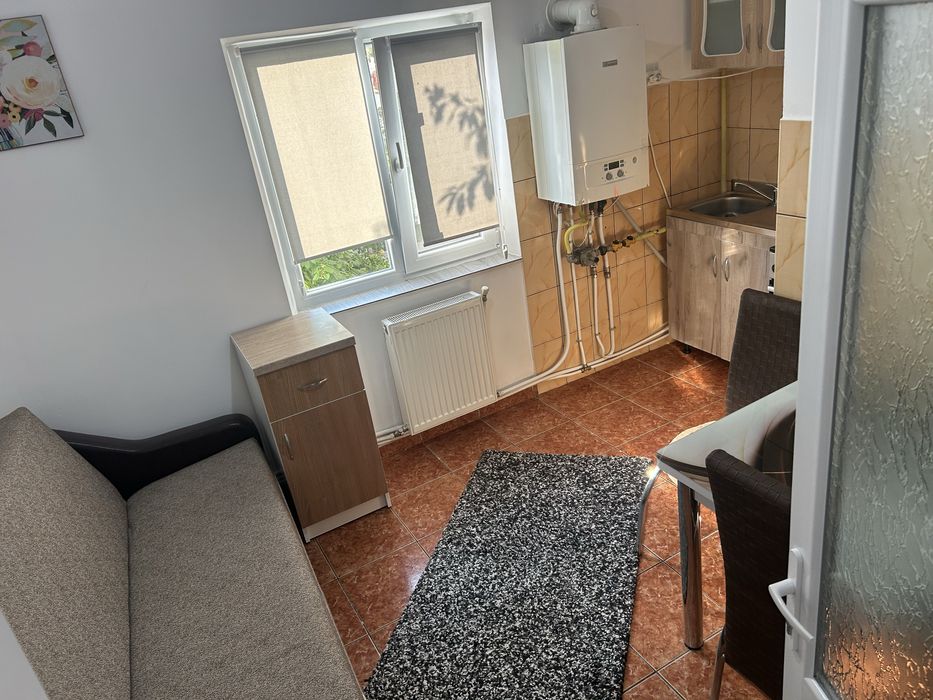 De inchiriat ap doua camere 78 m doua balcoane , et 1 complet mobilat si utilat !!