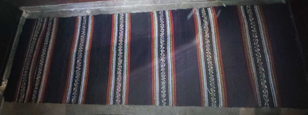Автентични битови ръчно тъкани старинни български черги