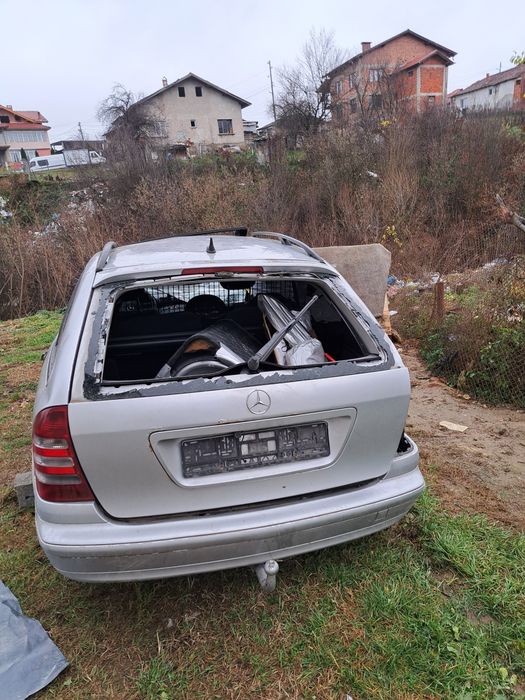 Mercedes C220 ..