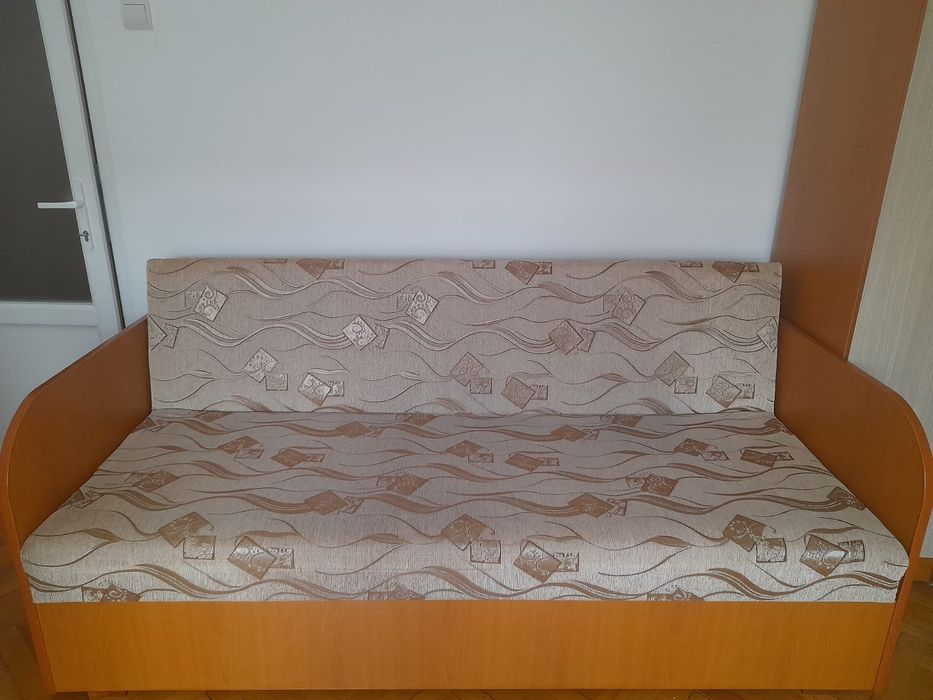 Vând canapea  extensibila