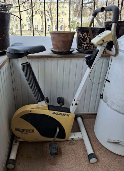 Продаётся велотренажёр.