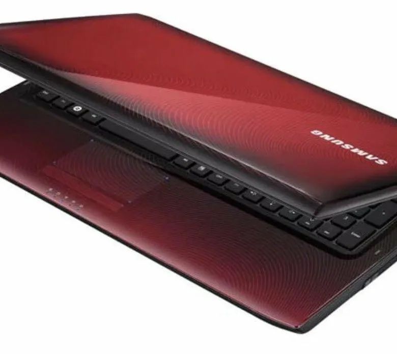 Продам ноутбук samsung NP-R580H