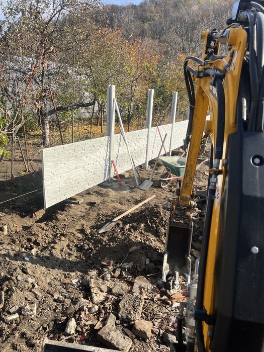 Inchiriez MiniExcavator