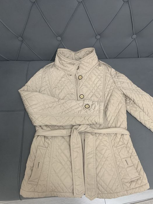 Продам стильну осеннюю куртку.