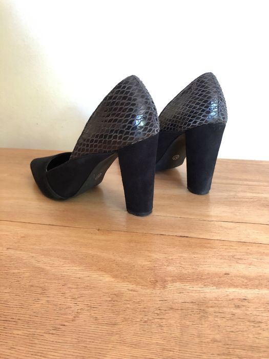 италиански Велурени дамски обувки номер 37