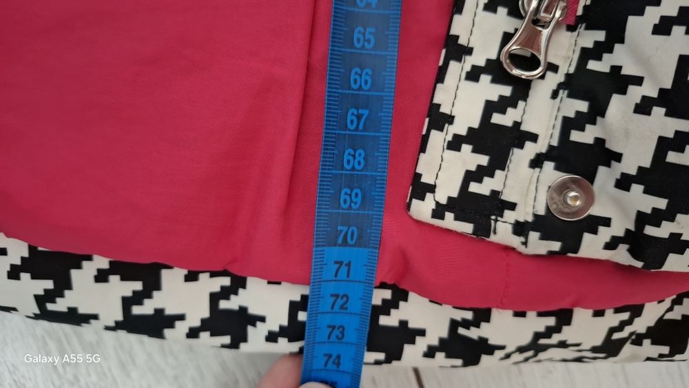 Продам куртку зимнюю для девочки