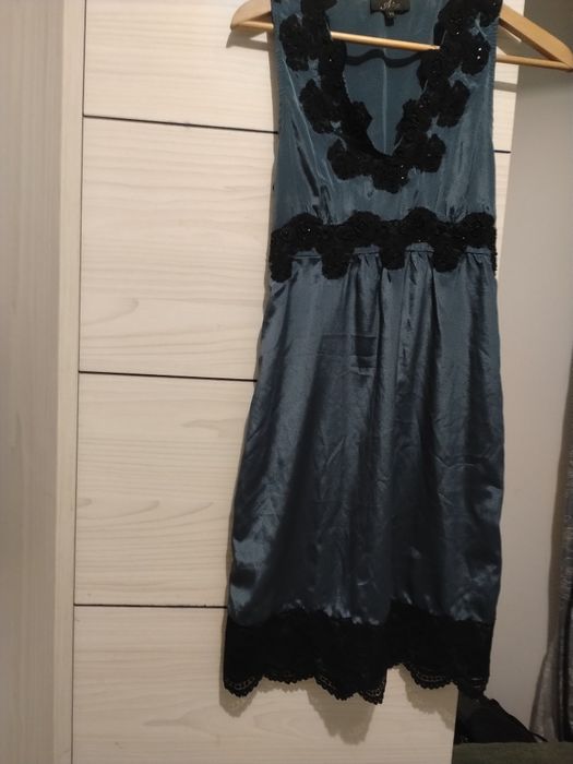 Rochie cokteil superba cu broderie Italia. Extrem de fina și potrivita pentru vou