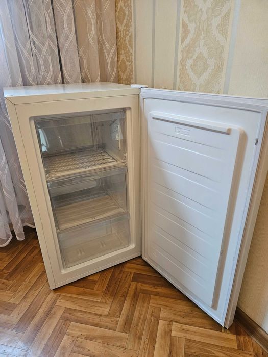 Морозилка Hisense