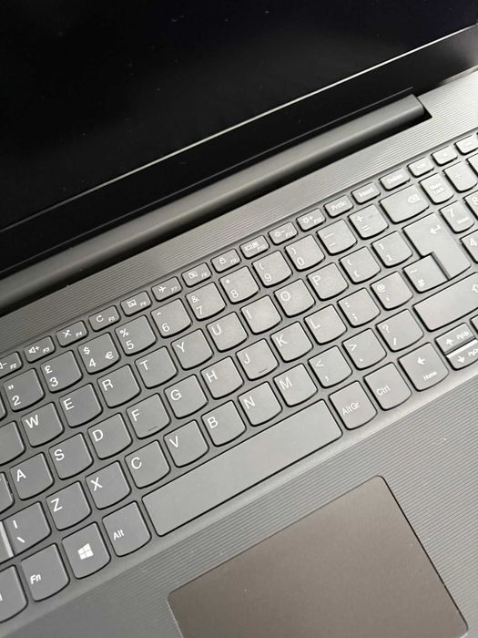 Laptop Lenovo V130-15IKB | Stare bună | Ideal birou / școală