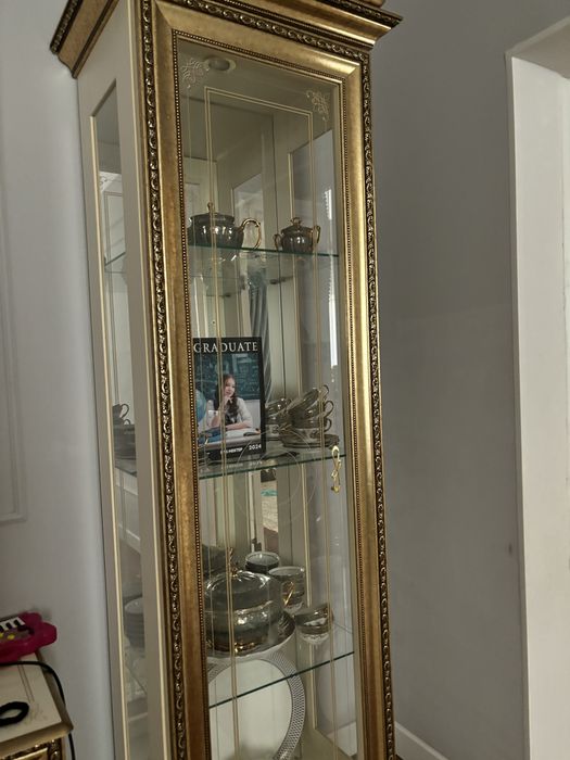 Сервант гостинный