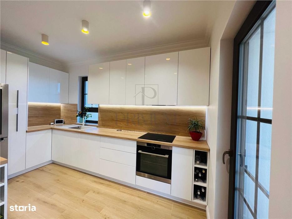 Duplex modern, 5 camere, jacuzzi, finisaje premium, aproape de strada