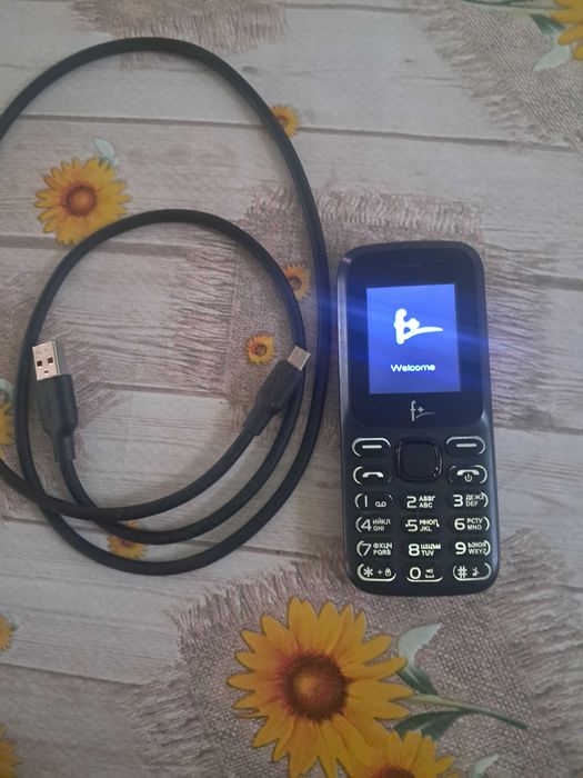 Продам простой телефон