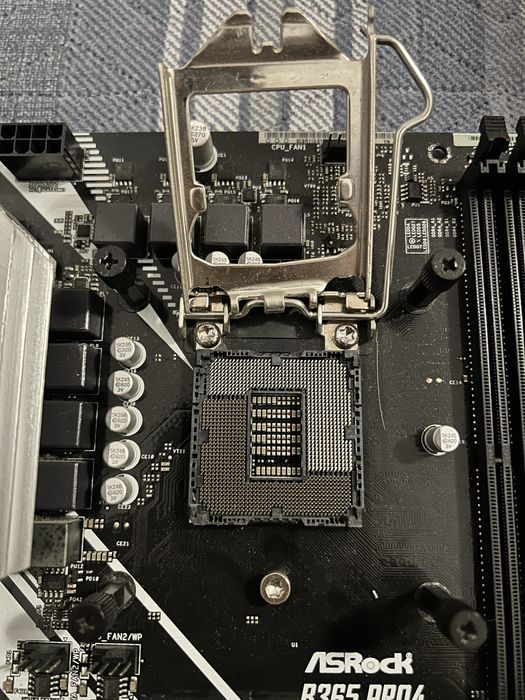Placa de baza Asrock b365 pro4