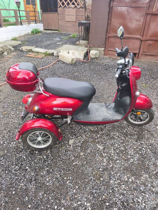 Scuter/triciclu electric fără permis