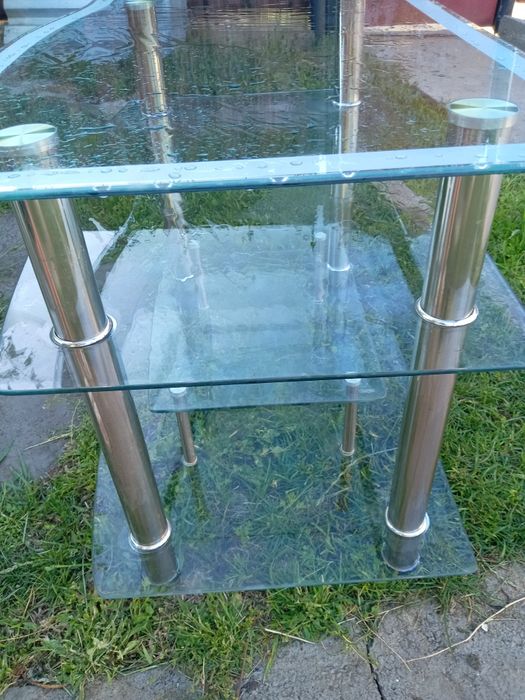 Продам стеклянныйнный столик