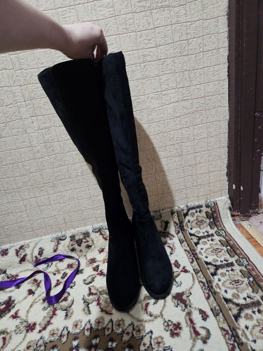 Замшивые высокие сапоги