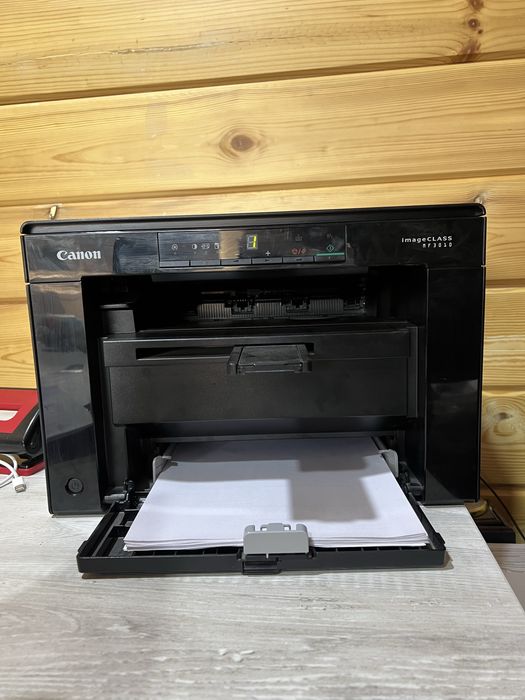 Принтер сотилади Canon MF 3010