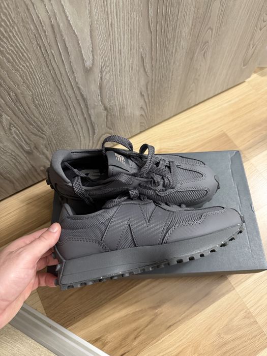 New Balance 327 gri U327SCC  marimea 37 noi originali