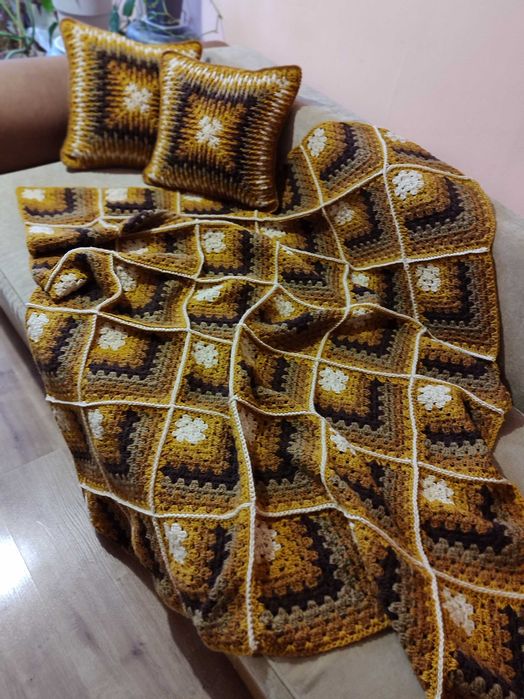 Плед и подушечки