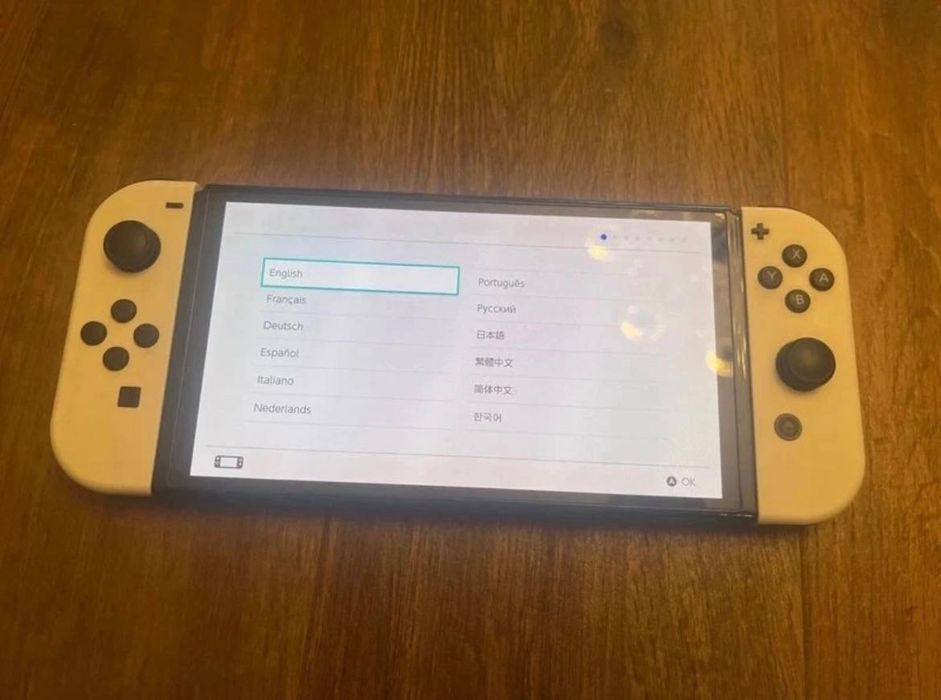 Nintendo Switch OLED alb + Zelda BOTW – Stare impecabilă