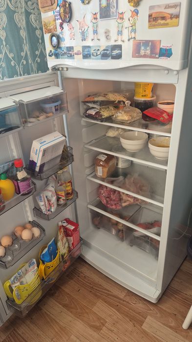 Продам холодильник