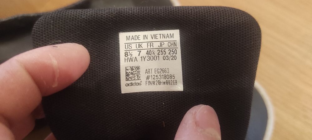 Кроссовки Адидас