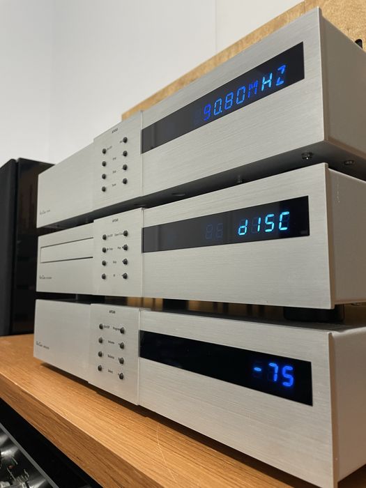 Arcus first class amplifier cd player si tuner