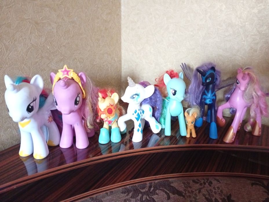 Пони все оригинал за всё 350.000