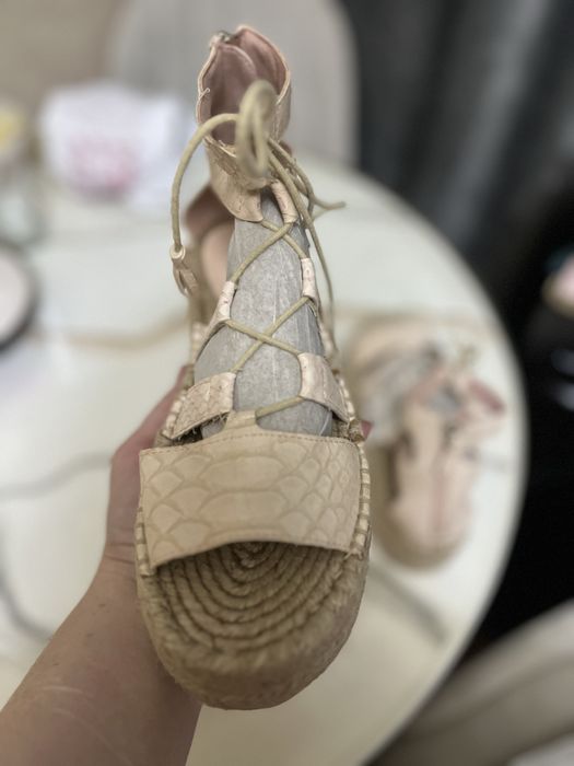 Босоножки новые страдивариус испания