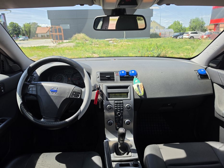 Vând Volvo V50 2.4 D5