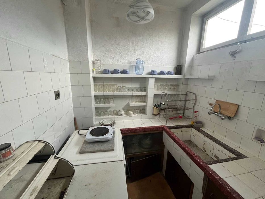 Къща с 4 спални и двор 1200 кв.м. за продажба в село Осетеново