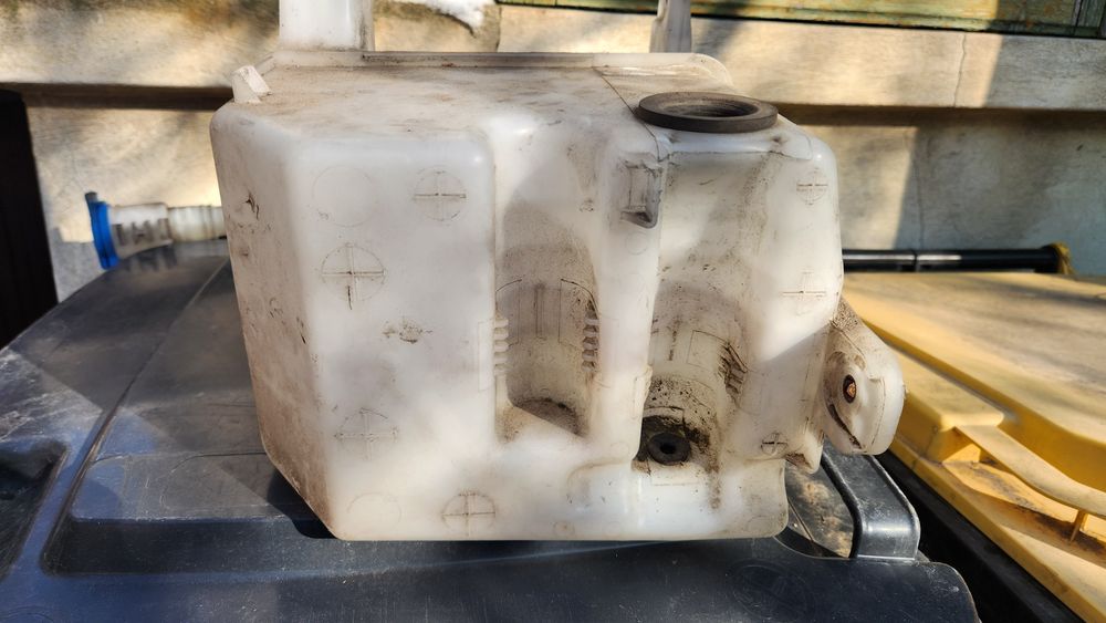 Vas lichid parbriz VW Crafter 2 modelul actual
