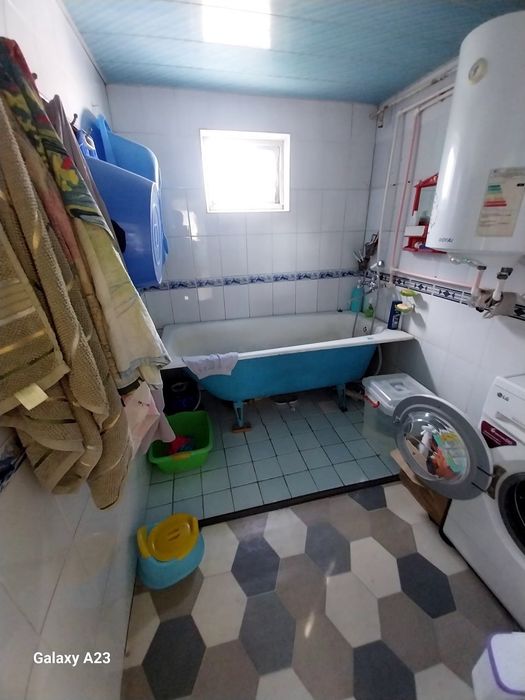 Hovli uy  sotiladi srochna Toshkent viloyati, Olmaliq shahrida