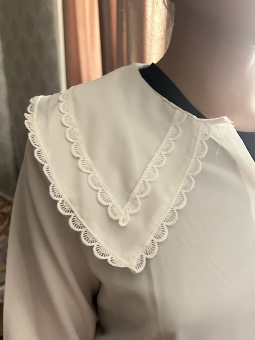 Рубашка белая с длинными рукавами