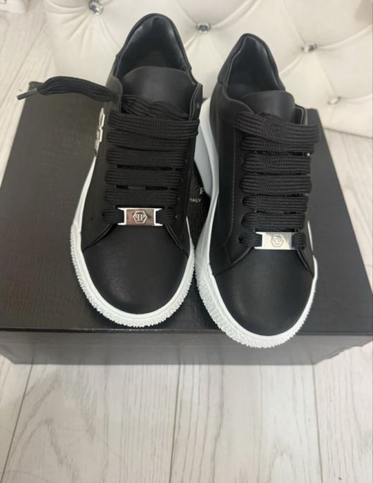 Adidasi originali philipp plein noi