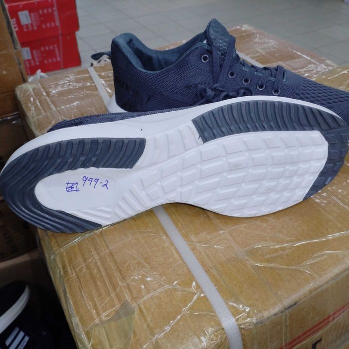 Мужские кроссовки.