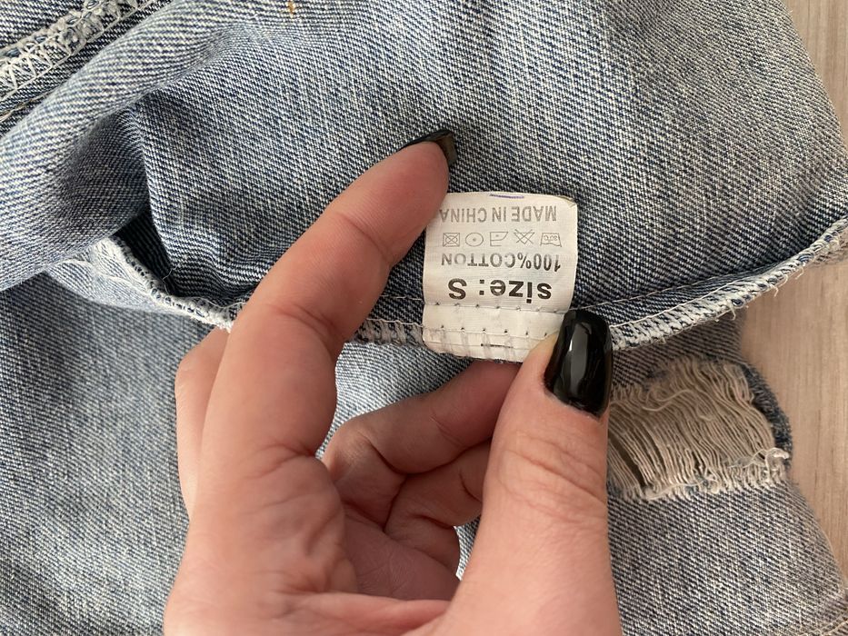 Дънково яке с накъсани мотиви