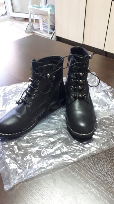 Продаю осенние обувь